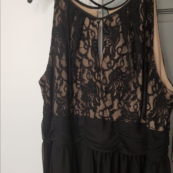 Plus Size - Picture 4 of 16